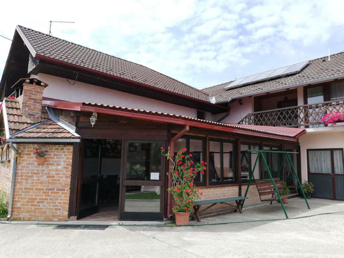 T.S.G. Simanovic Hotel Klinca Sela Ngoại thất bức ảnh