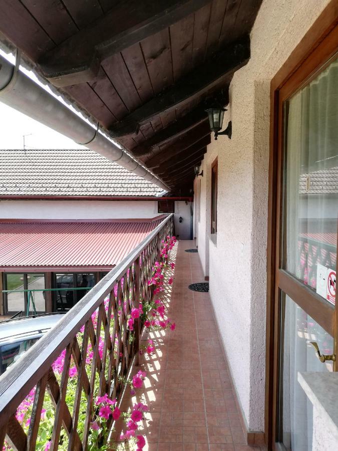T.S.G. Simanovic Hotel Klinca Sela Ngoại thất bức ảnh